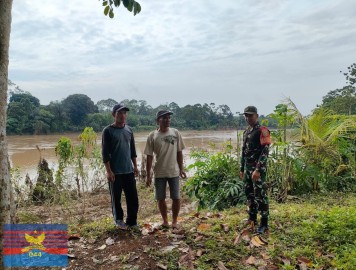 BABINSA KORAMIL 406-01/RAWAS ULU LAKSANAKAN KOMSOS TENTANG KEAMANAN DAN KEBERSIHAN LINGKUNGAN