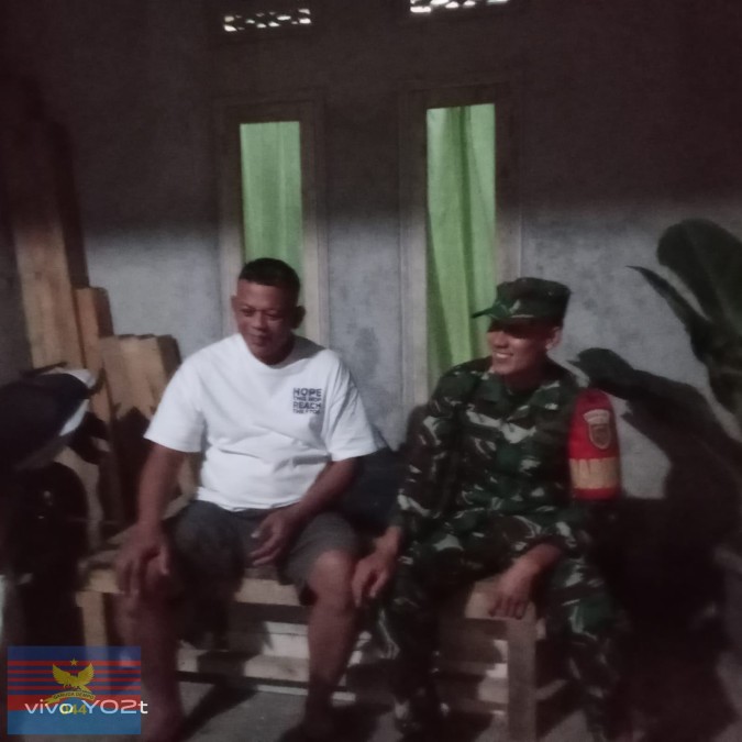 Babinsa Koramil 406-07/Jayaloka Aktif Patroli Siskamling, Jaga Stabilitas Keamanan Desa