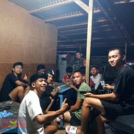 Babinsa Koramil 406-05/Muara Kelingi Patroli Siskamling, Wujudkan Keamanan dan Ketertiban di Desa Jaya Tunggal