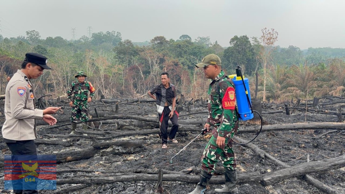 BABINSA KODIM 0406/LUBUK LINGGAU LAKSANAKAN GROUND CHECK DAN PENANGGULANGAN KARHUTLA DI DESA LUBUK KEMANG