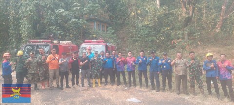 BABINSA KODIM 0406/LUBUK LINGGAU LAKSANAKAN GROUND CHECK DAN PEMADAMAN KARHUTLA DI BUKIT SULAP
