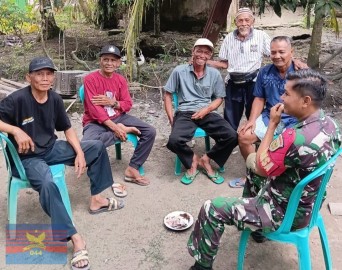 Babinsa Koramil 406-01/Rawas Ulu Imbau Warga Jaga Ketertiban di Desa Sosokan