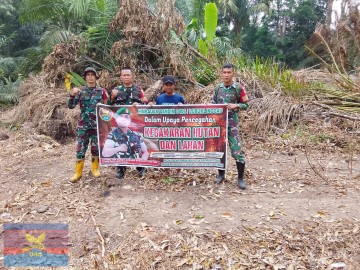 Cegah Karhutla, Babinsa Kodim 0406/Lubuk Linggau Intensifkan Patroli dan Himbauan kepada Masyarakat