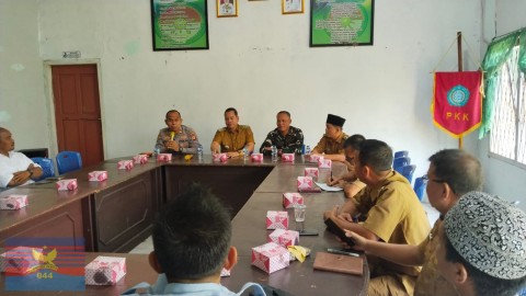 Danramil 406-05/Muara Kelingi Bersama Forkopimcam Tuah Negeri Bahas Penanggulangan Karhutla