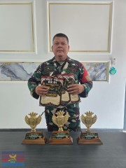 “Dalam Rangka HUT ke-81 TNI, Serda Kalsum Babinsa Koramil 406-09/Terawas Bersama Tim Kicau Mania Lubuklinggau Raih Juara Murai Batu di Piala Pangdam II/Sriwijaya CUP III”