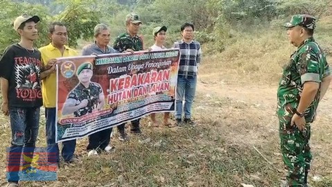 Babinsa Koramil 406-08/Lubuk Linggau Sosialisasikan Larangan Membuka Lahan dengan Cara Dibakar