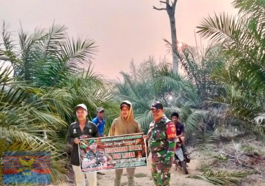 Babinsa Rawas Ilir Bersama Perangkat Desa Bina Karya Imbau Warga Cegah Karhutbunlah dan Cek Embung Air