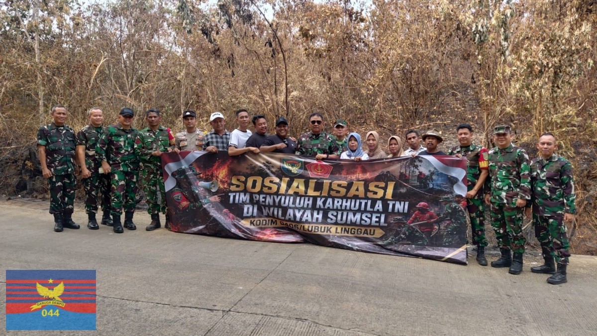 TIM SOSIALISASI KARHUTLA MABES TNI GELAR PENYULUHAN DAN TINJAU TITIK HOTSPOT DI LUBUK LINGGAU